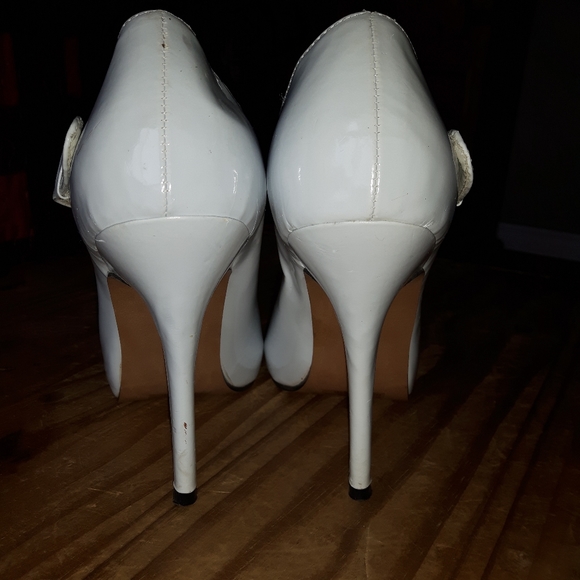 High Heeled Sandals - Picture 2 of 6